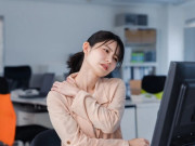 Sức khỏe - Cô gái phải đi cấp cứu trong giờ làm việc, bác sĩ cảnh báo 4 thói quen dễ giảm tuổi thọ của dân văn phòng