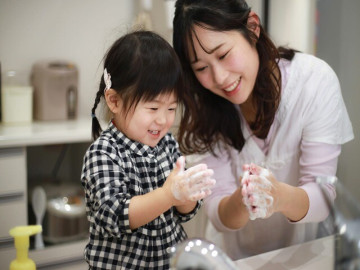 12 thói quen đơn giản, nếu cha mẹ cùng con làm tốt sẽ phòng được sởi, các bệnh dễ mắc mùa tựu trường