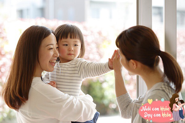 Hãy cho trẻ tìm hiểu trước điều kiện vật chất của trường.