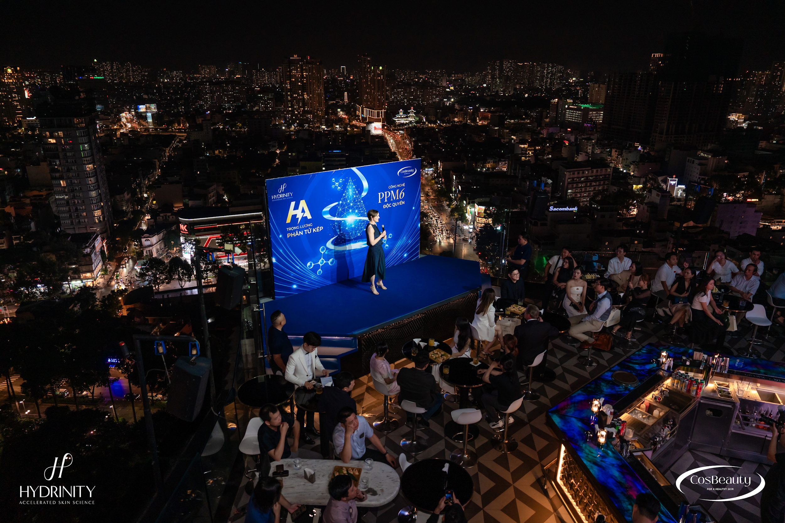 Buổi lễ ra mắt được diễn ra tại Chill Skybar giữa trung tâm thành phố