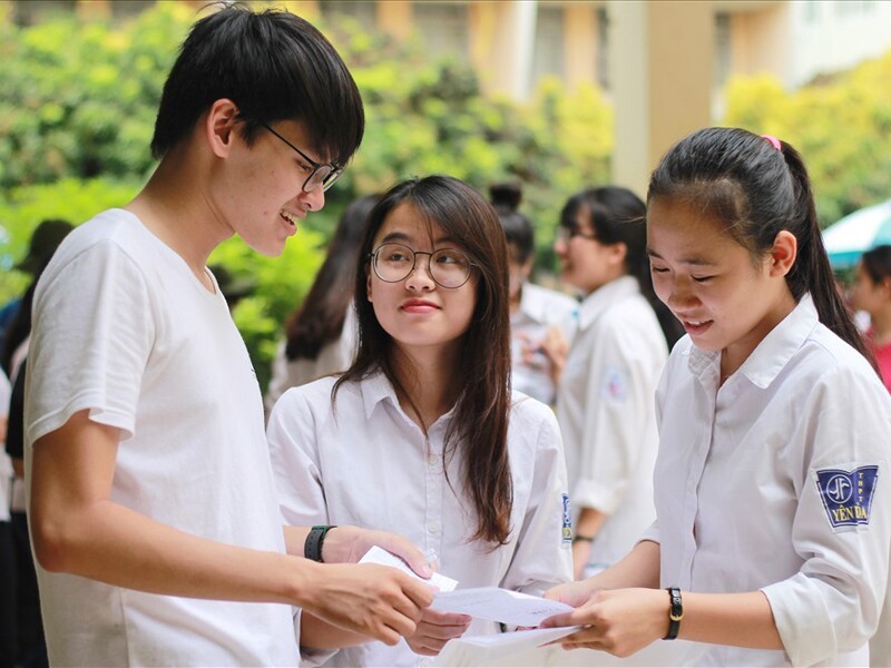 Năm nay, điểm chuẩn ngành Báo chí tăng vọt. Tại Trường Đại học Khoa học xã hội và Nhân văn - Đại học Quốc gia Hà Nội, ngành này lấy điểm chuẩn 29,03 ở tổ hợp khối C00; Trường Đại học Khoa học xã hội và Nhân văn - Đại học Quốc gia TP.HCM lấy 28,8 điểm. 
