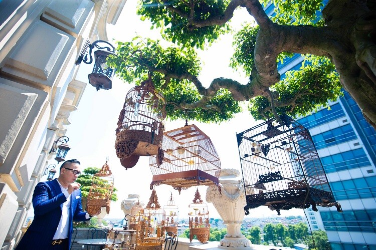 Ông được mệnh danh là Vua chơi chim màu đất Bắc, nổi tiếng với những chú chim cảnh quý, đắt đỏ, độc lạ