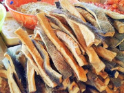 Lifestyle - Thứ bốc mùi thối nay thành đặc sản nổi tiếng, làm nhiều món ăn có hương vị lạ, dân thành phố thích mê