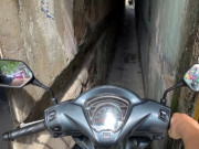 Tin tức - Nhà hét giá 5 tỷ ở Bạch Mai, chỉ lọt 1 người, phải khoét tường cho xe máy vào