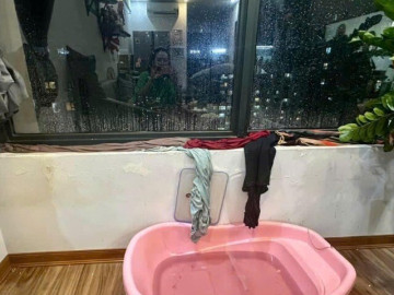 Cách chống siêu bão Yagi độc đáo, bi hài của người dân chung cư Hà Nội: Tã bỉm, ống hút thành vật thoát nước hữu hiệu