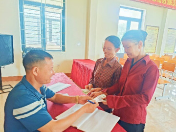 Xúc động danh sách ủng hộ đồng bào lũ lụt của một thôn nghèo ở miền Trung