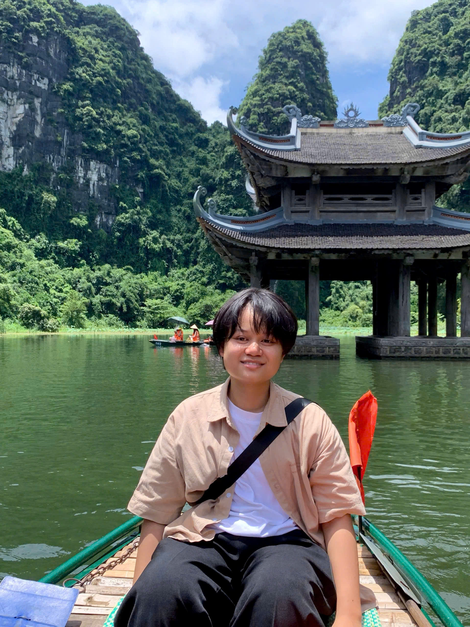 Tân thủ khoa đạt giải 3 học sinh giỏi quốc gia môn tiếng Anh, IELTS 8.5 điểm