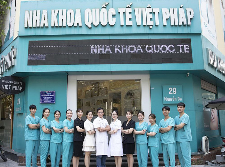 Đội ngũ bác sĩ tại  Nha khoa Quốc Tế Việt Pháp