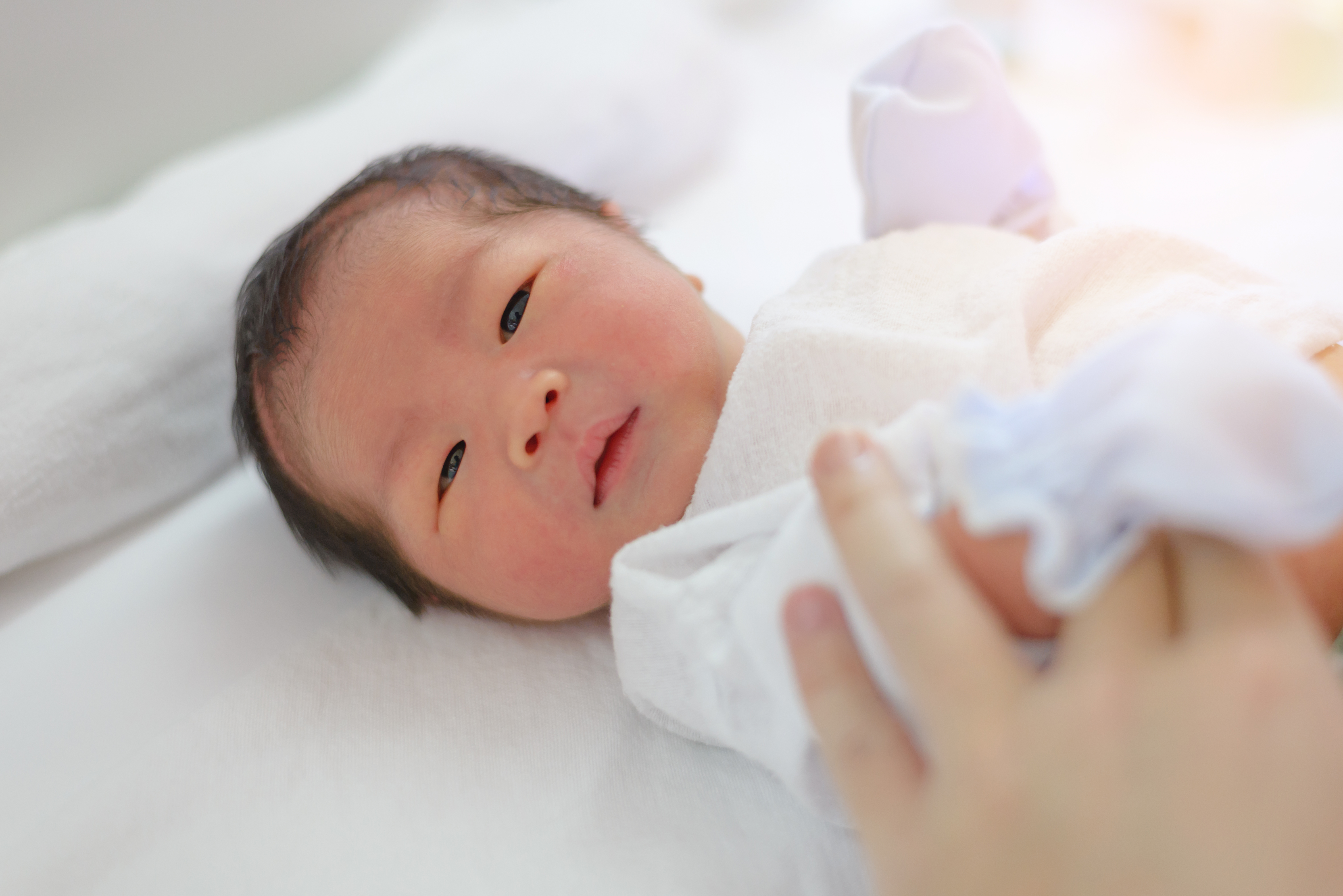 Viêm màng não do Hib thường gặp ở trẻ nhỏ dưới 5 tuổi chưa tiêm hoặc tiêm chưa đầy đủ vắc xin. Ảnh: Vecteezy