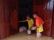 Tin tức - Cận cảnh cuộc sống người dân ngập trong biển nước do tràn đê bối ở Bắc Giang