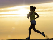Sức khỏe - Chạy bộ 10 phút tại nhà có tốt bằng đi bộ 1 giờ? Chọn đúng vừa tốt cho tim vừa giúp bạn sống thọ