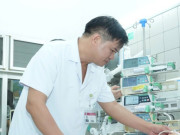 Sức khỏe - Phổi bé gái 11 tuổi ở Làng Nủ đầy bùn cát, BV Bạch Mai đang nỗ lực từng phút từng giây để cứu con