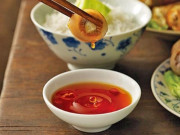 Ăn nước mắm công nghiệp có gây ung thư? Bác sĩ nhắc điều quan trọng hơn ai cũng nên quan tâm