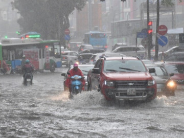 Hà Nội và miền Bắc nắng nóng mạnh trong ngày, sau đó có sự thay đổi hình thái thời tiết