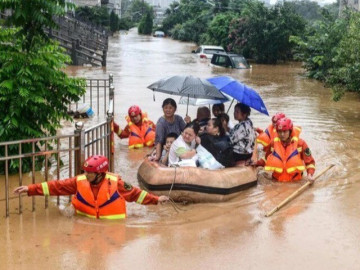 13 bệnh thường gặp vào mùa bão lũ, nhất là phụ nữ, trẻ em cần chú ý các mẹo sau để phòng tránh