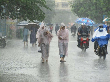 Tin tức 24h: Tin mới nhất về áp thấp nhiệt đới khả năng mạnh lên thành bão, miền Trung mưa lớn thế nào?