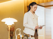 Yêu con - Chị dâu gửi con gái lên phố nhập học, một lần vào phòng cháu tôi giật mình khi thấy hình ảnh trên giường