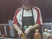 Yêu con - Con lười học bị mẹ phạt đi bán hàng rong, nào ngờ buôn bán thuận lợi, kiếm luôn 34 triệu đồng trong 10 ngày