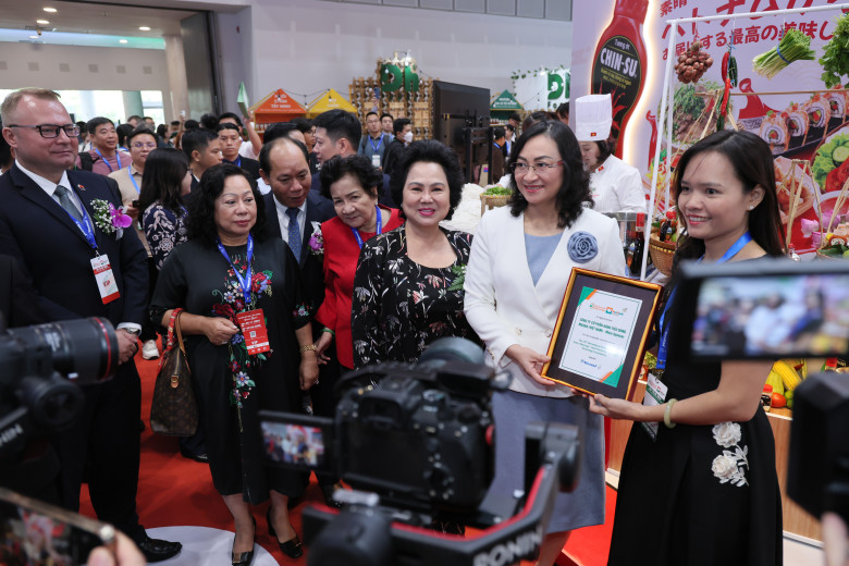 Tăng tốc go global chin-su xuất hiện ấn tượng tại vietfood - 1