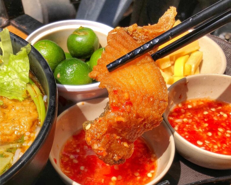 Top 5 quán bún cá ngon ở Hà Nội, chủ quán chế biến lạ, khách đông nườm nượp - 6