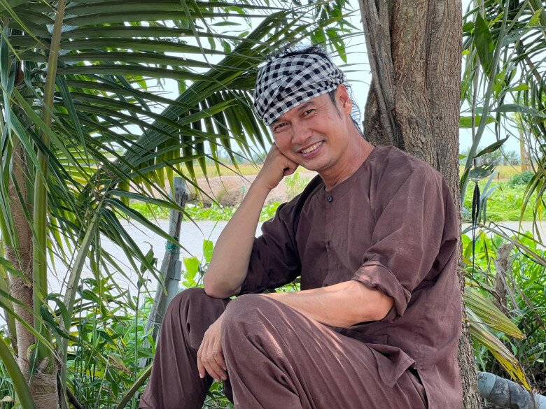 Từng yêu thầm việt hương sao nam gần 50 tuổi mới lấy vợ gen z giờ chỉ ăn mỗi ngày 1 bữa cơm - 1