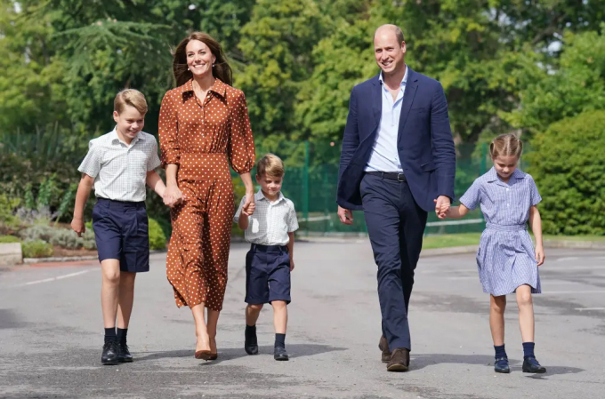 William - Kate đưa các con đi nhập học trường Lambrook hồi năm 2022. Ảnh: PA