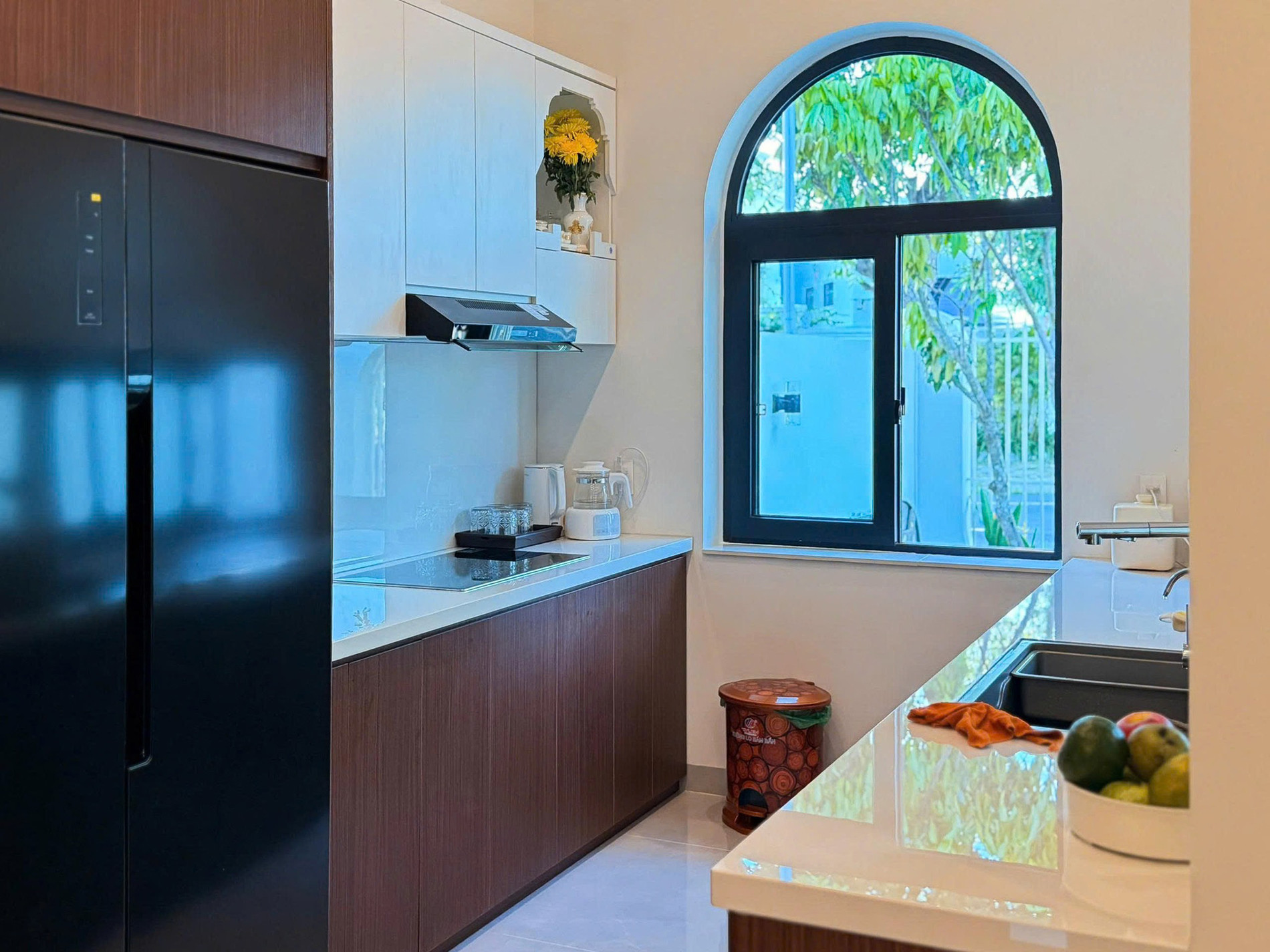 Chàng rể mua đất, xây căn nhà xinh xắn tiết kiệm điện, tặng mẹ vợ ở Đà Nẵng - 6