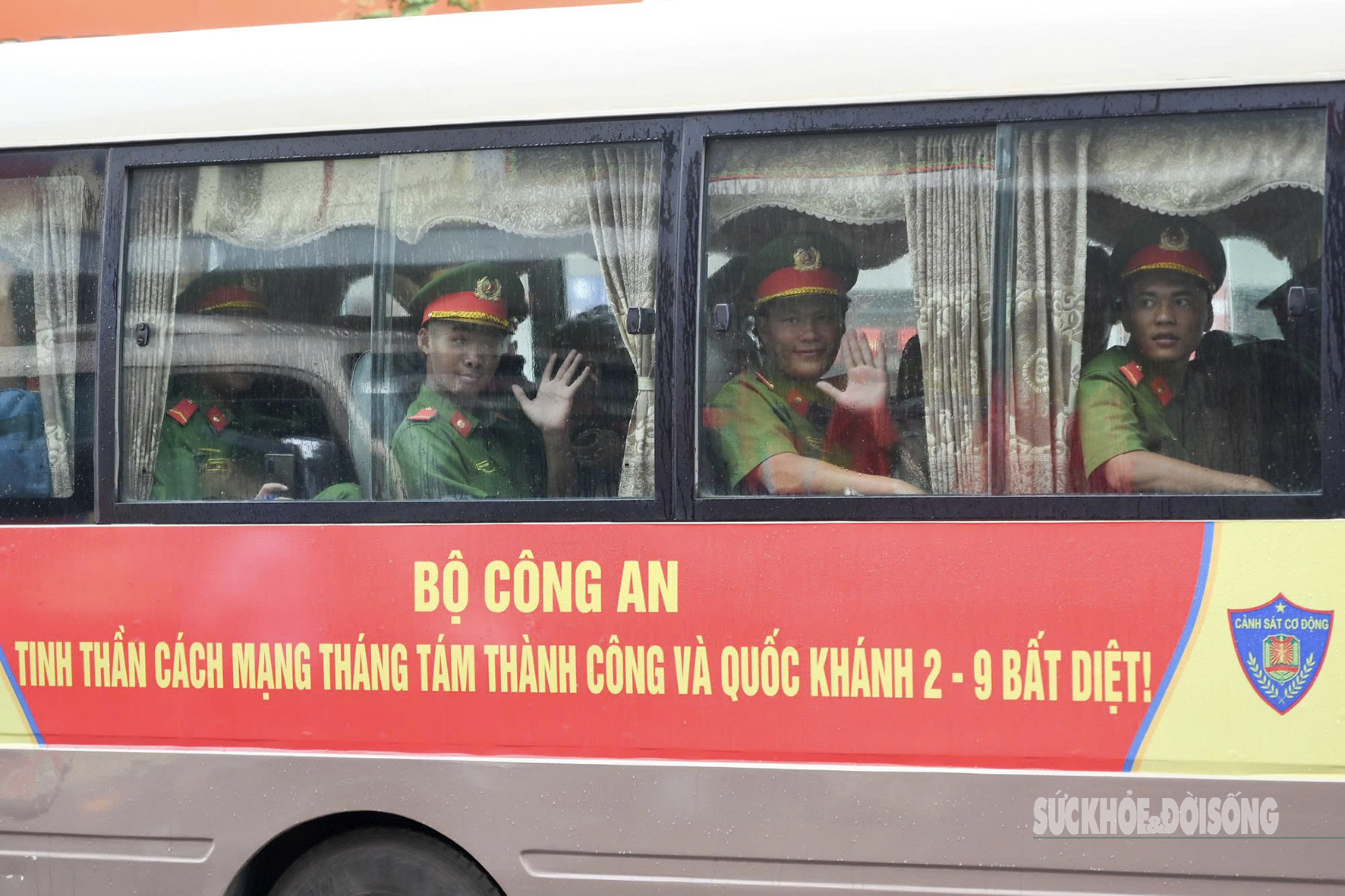Các cán bộ, chiến sĩ di chuyển đến Trung tâm huyến luyện 1, cơ sở 2 ở Chương Mỹ, Hà Nội để tham gia tập luyện.
