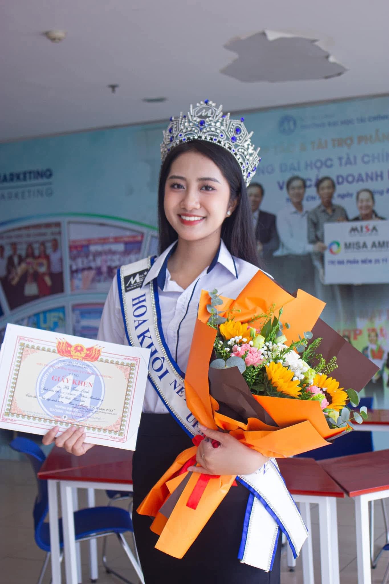 Bố mẹ Hà Trúc Linh.