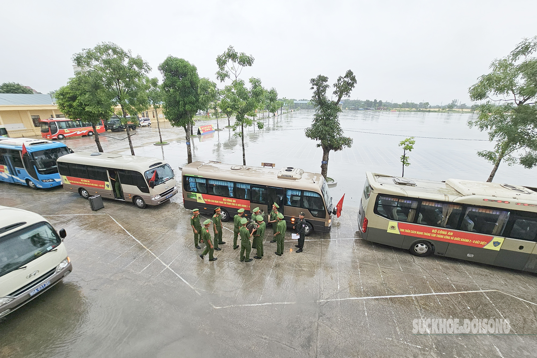 Đoàn cán bộ, chiến sĩ thuộc Trung đoàn Cảnh sát cơ động (CSCĐ) Đông Nam Thành phố Hồ Chí Minh tại Trung tâm huấn luyện 1, cơ sở 2, đóng tại huyện Chương Mỹ, Hà Nội.