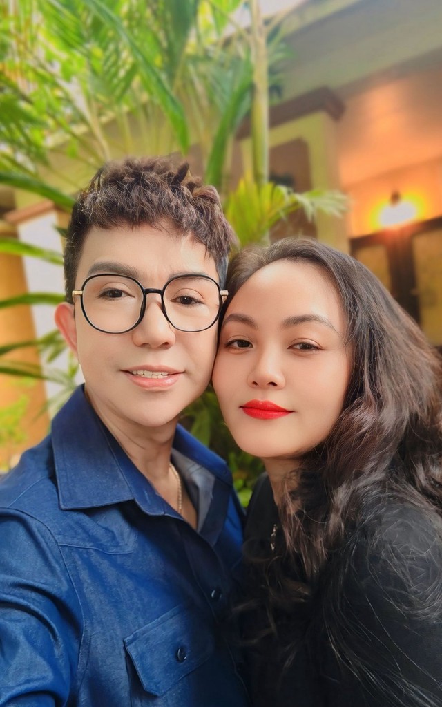 Long Nhật từ trước đến nay luôn gắn tên mình với dòng ca sĩ nhạc quê hương, bolero trữ tình, đôi lúc anh bị cho là sến súa nhưng với Long Nhật, anh không quan tâm đến thị phi. Thậm chí, nam ca sĩ quê Thừa Thiên Huế còn cho rằng đó là đặc sản của mình. Đó là dấu ấn riêng của anh và anh trân trọng chữ sến.