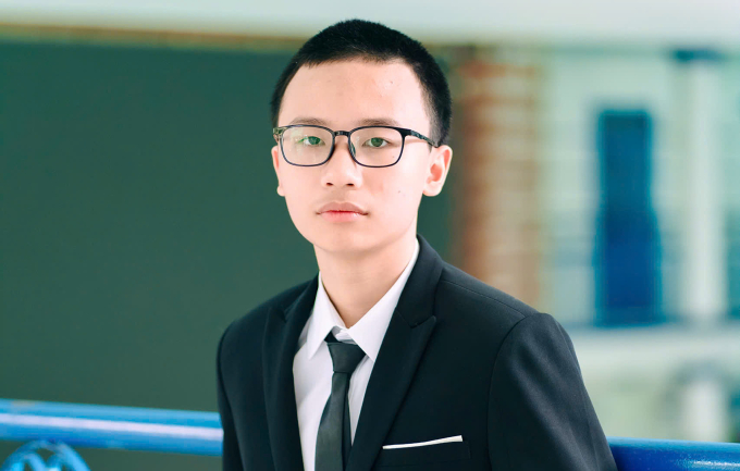 Đức Khải trong bộ kỷ yếu tốt nghiệp THCS. Ảnh: Gia đình cung cấp