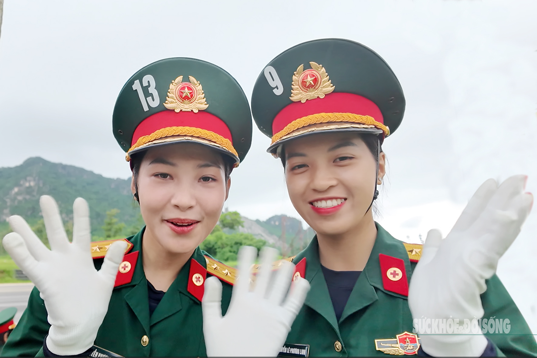 Từ một cuộc gặp tình cờ, hai nữ chiến sĩ tên Linh đã trở thành những người bạn đồng hành, tiếp tục cùng nhau viết tiếp hành trình quân ngũ nơi biên cương Tổ quốc.