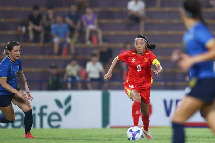 Tuyển nữ Việt Nam thắng 4-0 Guam