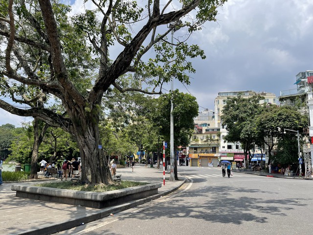 Theo dự báo thời tiết, miền Bắc xuất hiện nắng nóng cục bộ, đến chiều tối có mưa dông. Ảnh: T.H