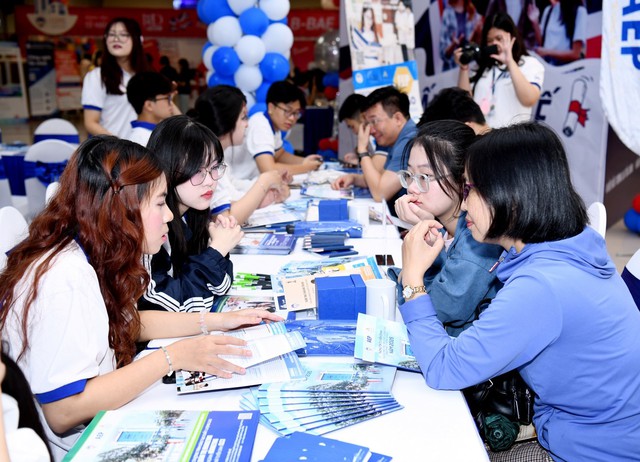 Theo kế hoạch của Bộ GDamp;ĐT, thí sinh sẽ thực hiện việc đăng ký nguyện vọng xét tuyển đại học, cao đẳng trực tuyến trên Hệ thống hỗ trợ tuyển sinh chung của Bộ GDamp;ĐT từ ngày 16/7 đến 17h00 ngày 28/7.
