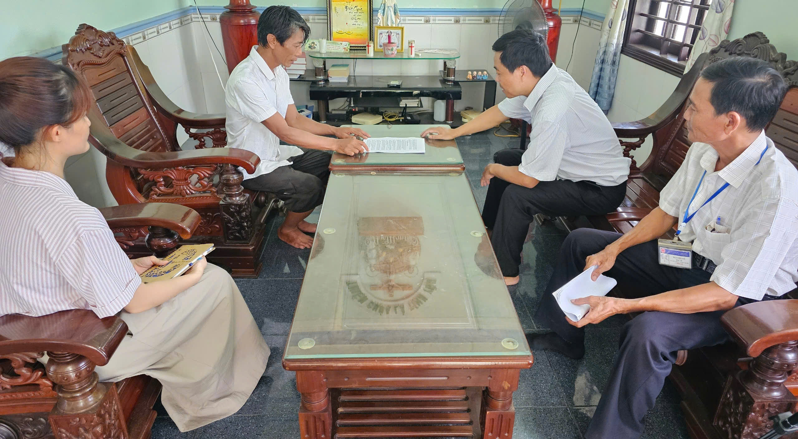 Ngành y tế tuyên truyền, hướng dẫn người dân biện pháp phòng mắc liên cầu lợn.
