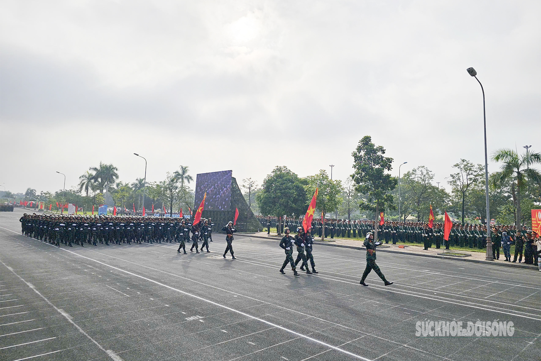 Trong bối cảnh cả nước đang hướng đến mốc son lịch sử 80 năm Cách mạng tháng Tám và Quốc khánh 2/9, những buổi hợp luyện như thế này không chỉ là sự chuẩn bị kỹ lưỡng về nghi thức, mà còn là dịp để hun đúc tinh thần yêu nước, lòng tự hào dân tộc và niềm tin vào sức mạnh quân đội nhân dân Việt Nam.