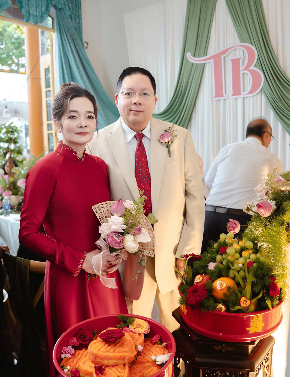 Người mẹ 25 năm ở vậy nuôi con nay đã tìm thấy hạnh phúc riêng 