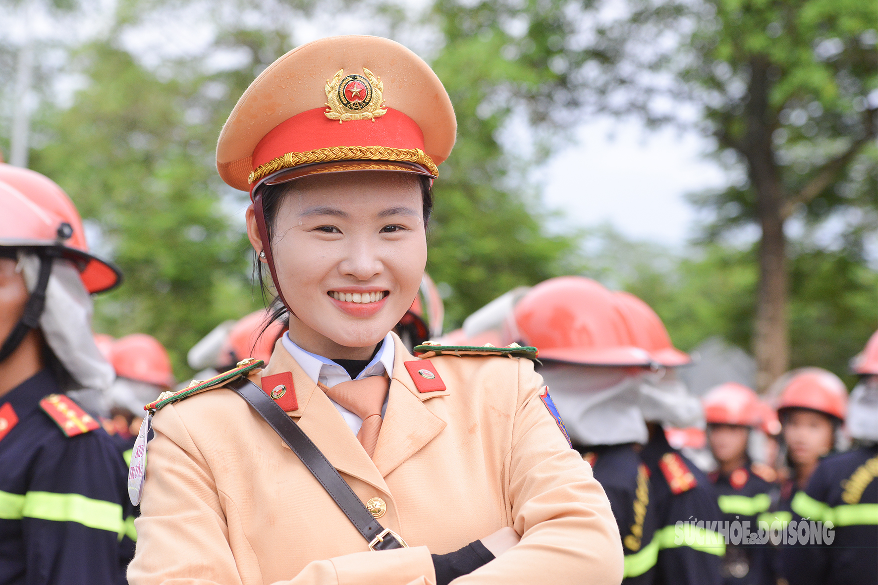 Chiến sĩ Cao Thị Thảo Linh rạng rỡ sau buổi tập luyện trên thao trường.