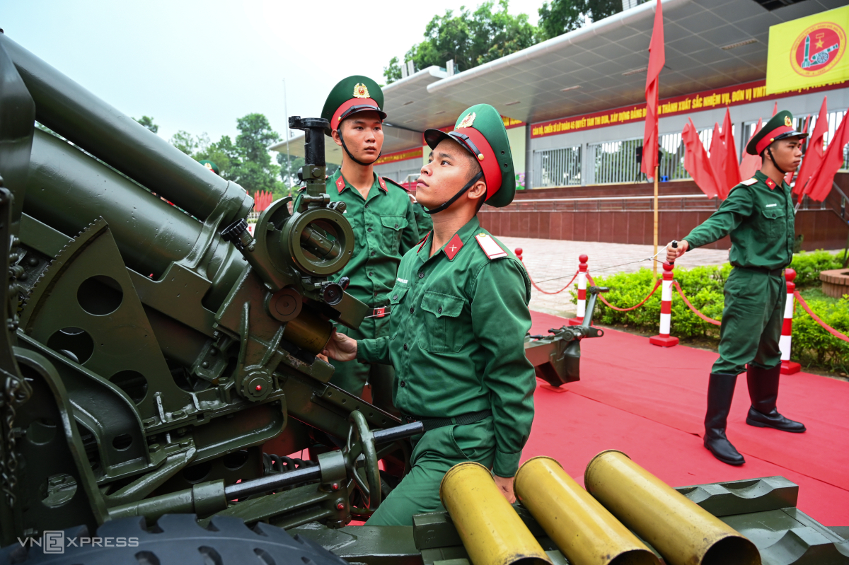 Toàn đội được biên chế thành 5 trung đội, mỗi trung đội gồm 3 khẩu pháo. Khi làm nhiệm vụ, trung đội 1 bắn 5 loạt và bốn trung đội còn lại bắn 4 loạt.