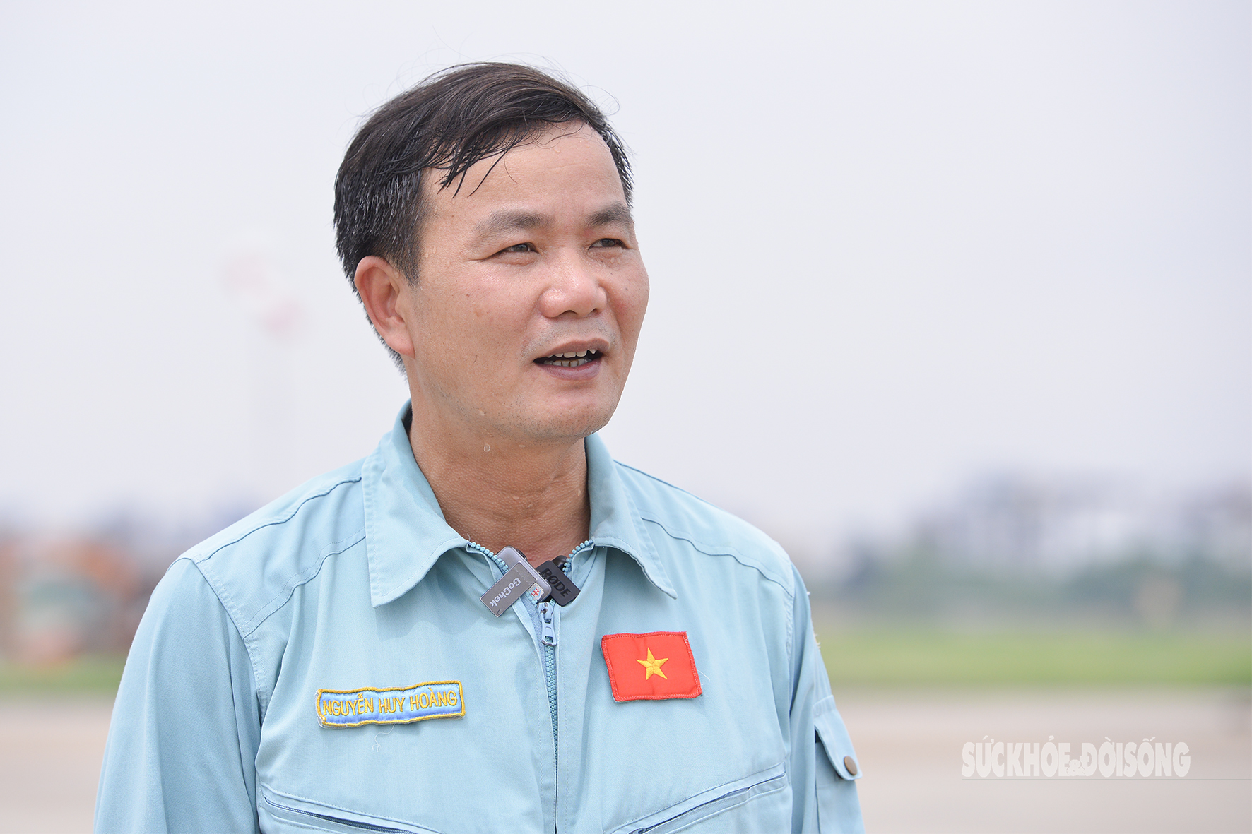 Thượng tá Nguyễn Huy Hoàng: Với tôi, được trực tiếp tham gia nhiệm vụ đặc biệt này là một vinh dự lớn. Là một người lính, một phi công quân sự, tôi cảm thấy rất tự hào khi được góp sức phục vụ đất nước, phục vụ nhân dân trong một sự kiện mang ý nghĩa to lớn như lễ kỷ niệm A80.