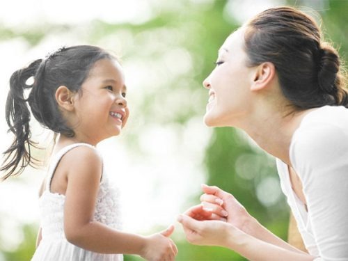 Các phần thưởng khác nhau sẽ khiến trẻ hứng thú và mong chờ, từ đó nhiệt tình hoàn thành nhiệm vụ. Ảnh minh họa