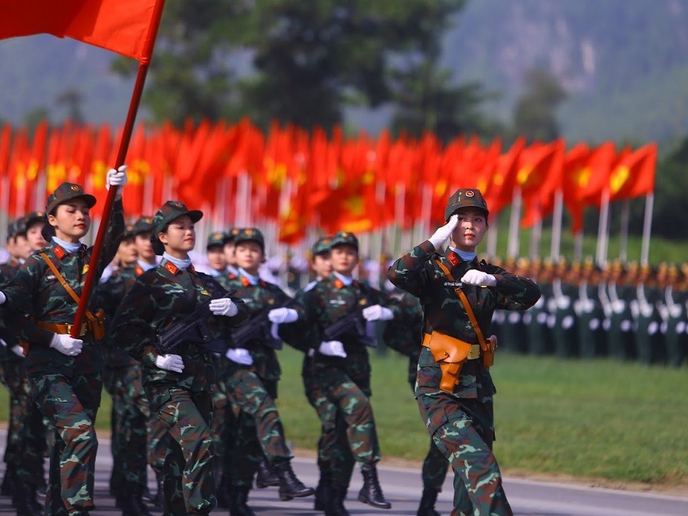 Trong đội hình diễu binh, diễu hành có 7 khối nữ Quân đội (Quân nhạc, Sỹ quan quân y, Gìn giữ hòa bình Việt Nam, Chiến sỹ biệt động, Chiến sỹ thông tin, Dân quân các dân tộc Việt Nam, Du kích miền Nam) và 2 khối nữ Công an (Sỹ quan Cảnh sát giao thông, Chiến sỹ Cảnh sát Đặc nhiệm). Ảnh: PHI HÙNG.
