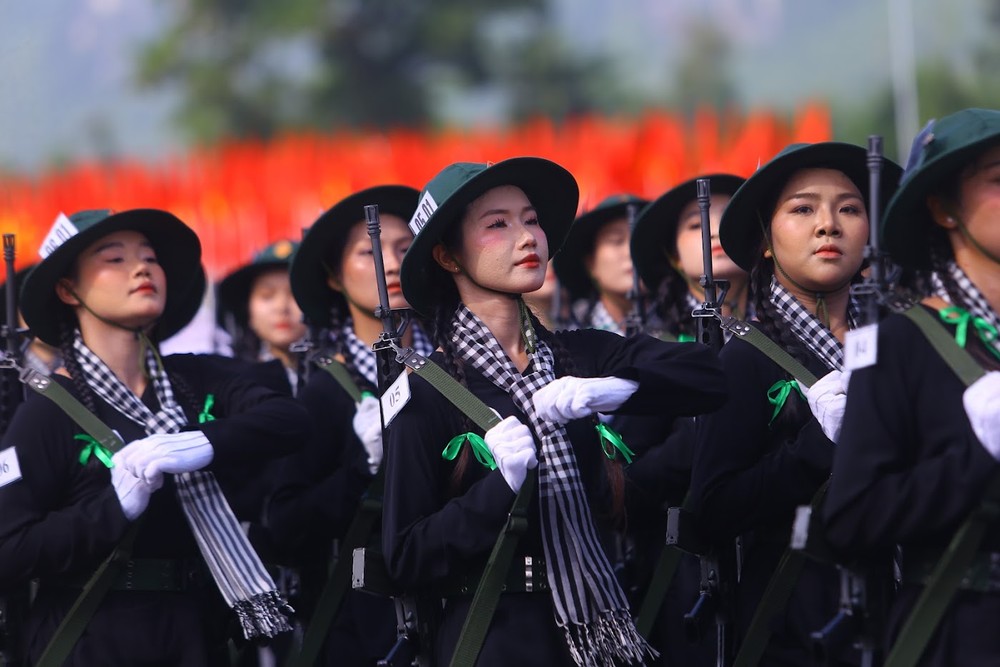 Khối nữ du kích miền Nam.
