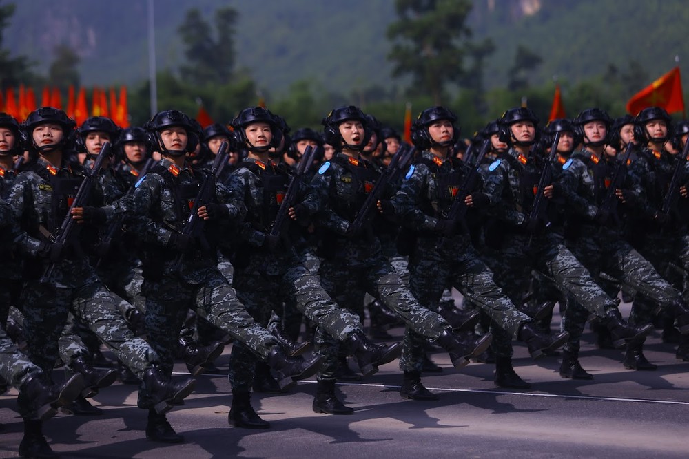 Khối Nữ chiến sĩ Cảnh sát Đặc nhiệm.
