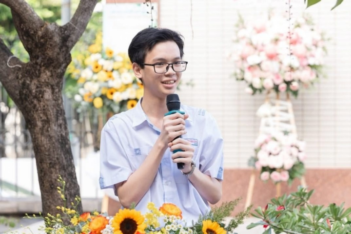 Trần Đức Tài (Trường THCS-THPT Nguyễn Khuyến, TP.HCM).