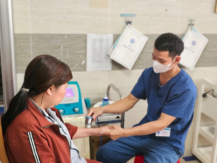 Nếu đã đóng BHYT 5 năm liên tục, người bệnh có cơ hội được hưởng mức thanh toán 100%.
