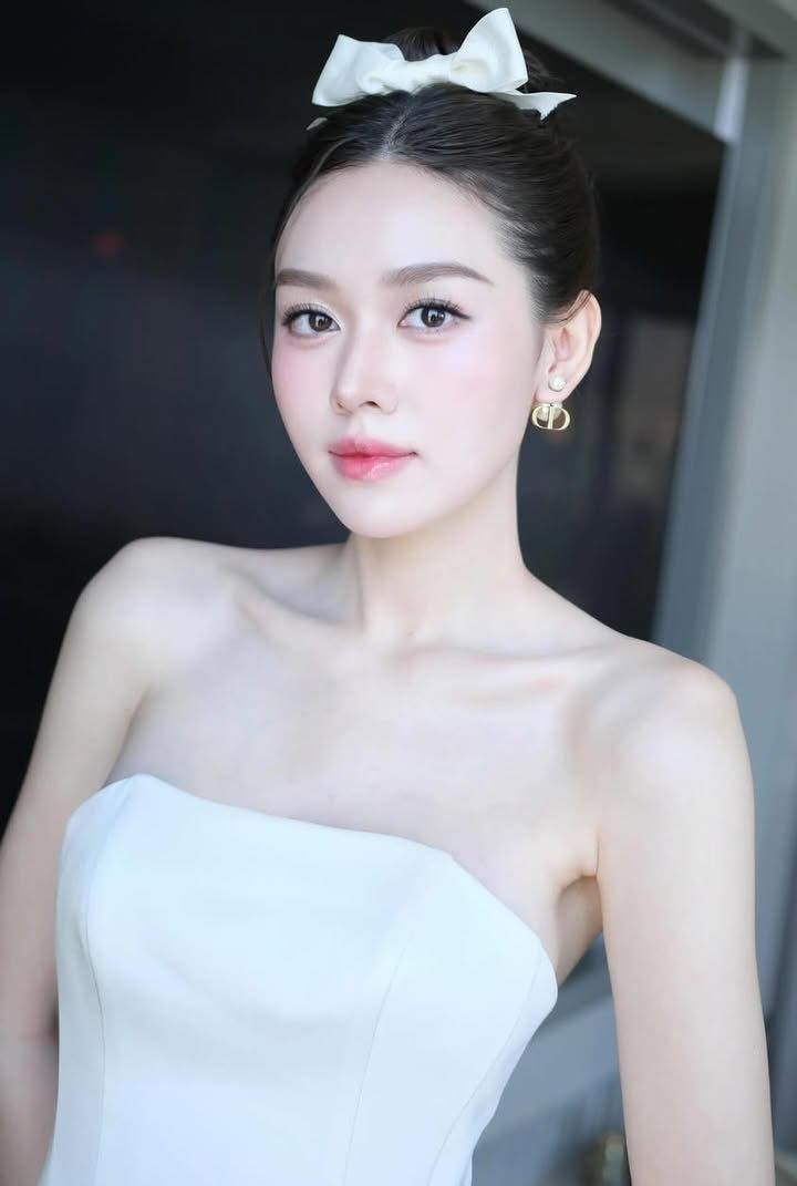 Làm mẹ trẻ nhất showbiz, Tường San đẹp rực rỡ như nàng thơ - 11