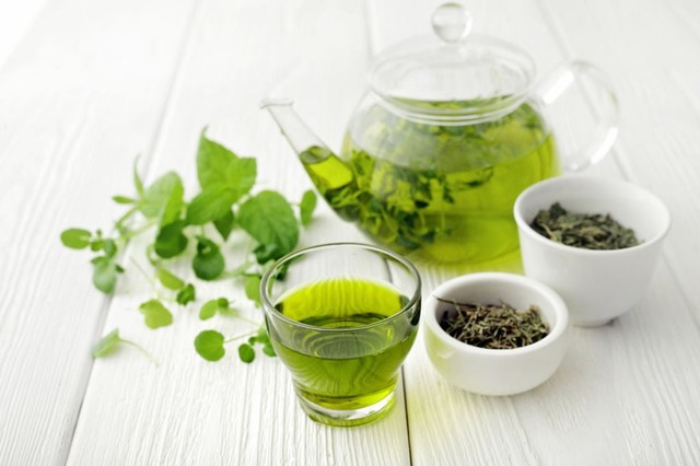 Trà xanh đã được chứng minh là giúp giảm mức cholesterol xấu và làm tăng cholesterol tốt.